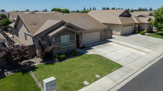 1046 Shady Grove St, Manteca, CA 95336
