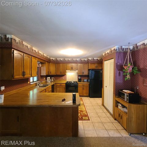 10120 Nimphie Road, Tyrone Township, MI 48430