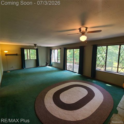 10120 Nimphie Road, Tyrone Township, MI 48430