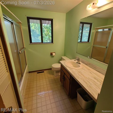 10120 Nimphie Road, Tyrone Township, MI 48430