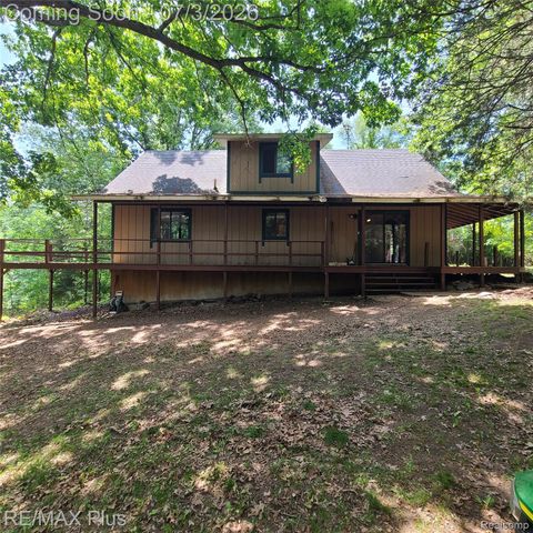 10120 Nimphie Road, Tyrone Township, MI 48430