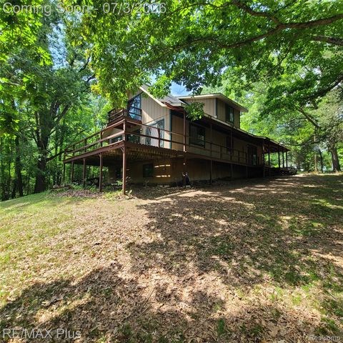 10120 Nimphie Road, Tyrone Township, MI 48430