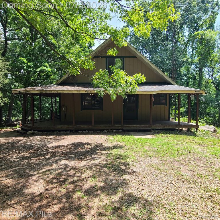 10120 Nimphie Road, Tyrone Township, MI 48430