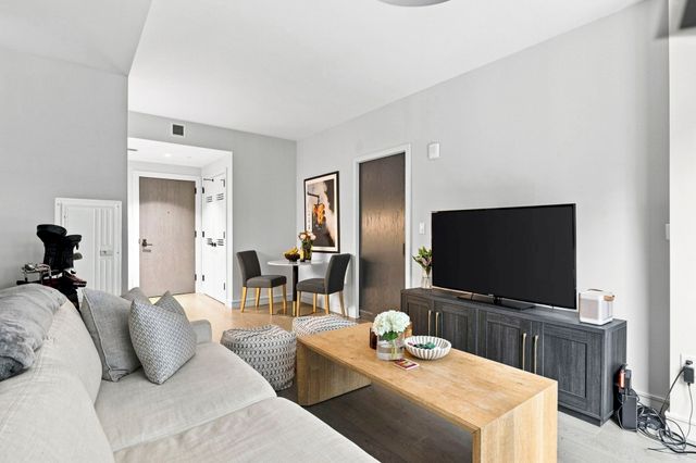 55 Lagrange 802, Boston, MA 02116