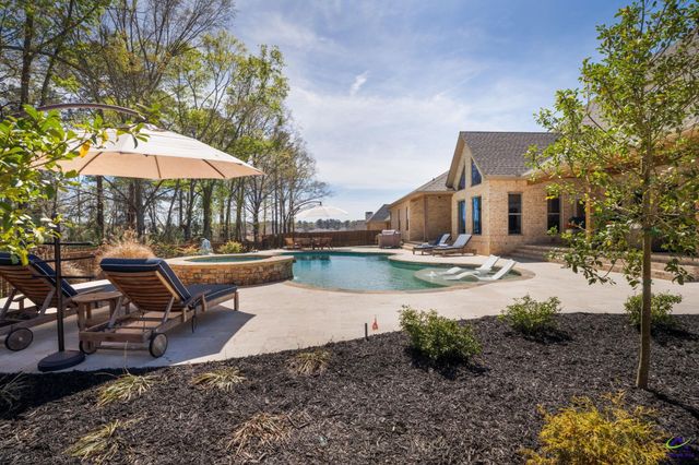 217 Bristleleaf Path, Kathleen, GA 31047