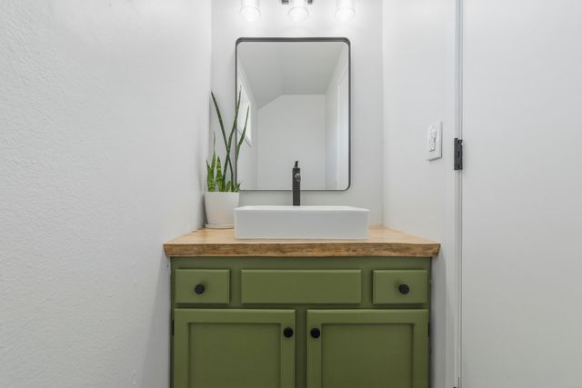 2030 Sargent Avenue, Klamath Falls, OR 97601