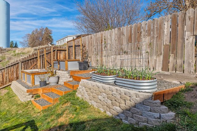 2030 Sargent Avenue, Klamath Falls, OR 97601