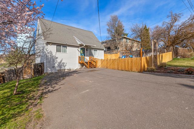 2030 Sargent Avenue, Klamath Falls, OR 97601