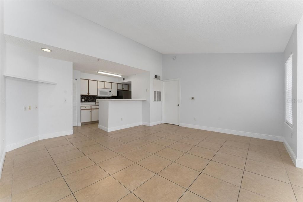 Image 8 of property listing at 2203 KEY WEST COURT 436, Kissimmee, FL 34741