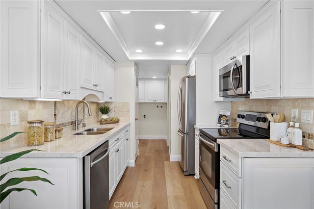 18721 Applewood Cir, Huntington Beach, CA 92646