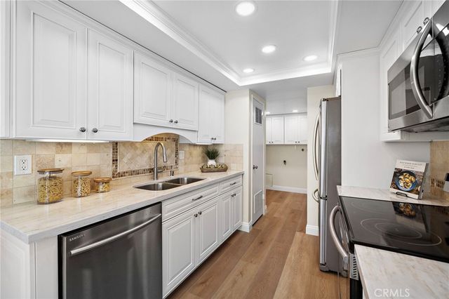 18721 Applewood Cir, Huntington Beach, CA 92646