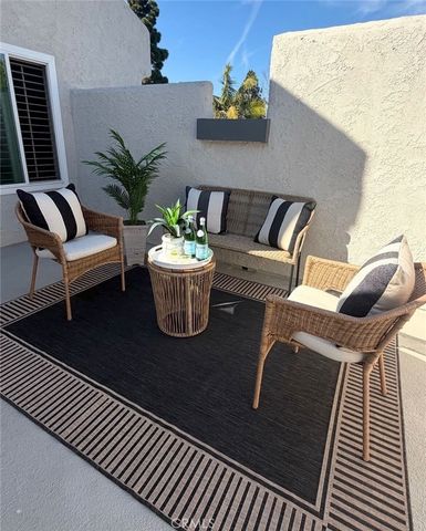 18721 Applewood Cir, Huntington Beach, CA 92646