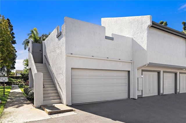 18721 Applewood Cir, Huntington Beach, CA 92646