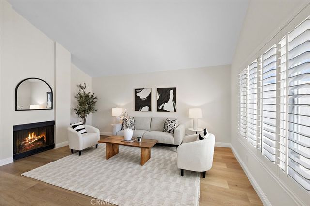 18721 Applewood Cir, Huntington Beach, CA 92646