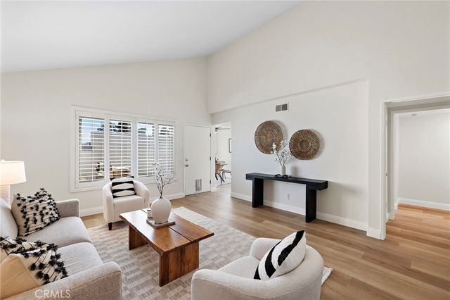 18721 Applewood Cir, Huntington Beach, CA 92646