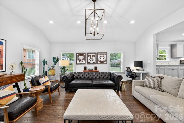 4023 Firethorne Road, Charlotte, NC 28205