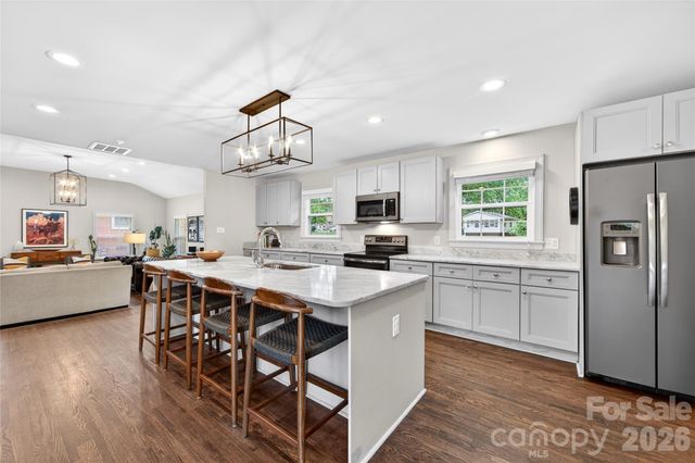 4023 Firethorne Road, Charlotte, NC 28205