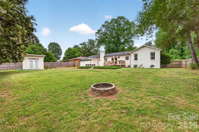 4023 Firethorne Road, Charlotte, NC 28205