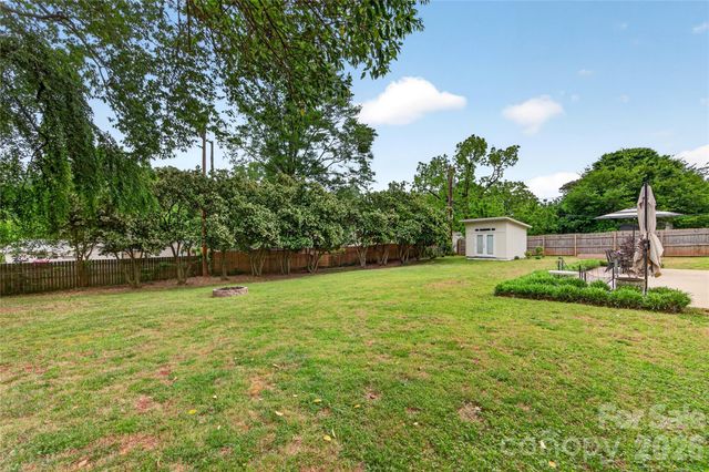 4023 Firethorne Road, Charlotte, NC 28205