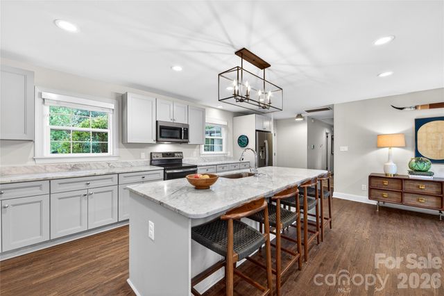 4023 Firethorne Road, Charlotte, NC 28205