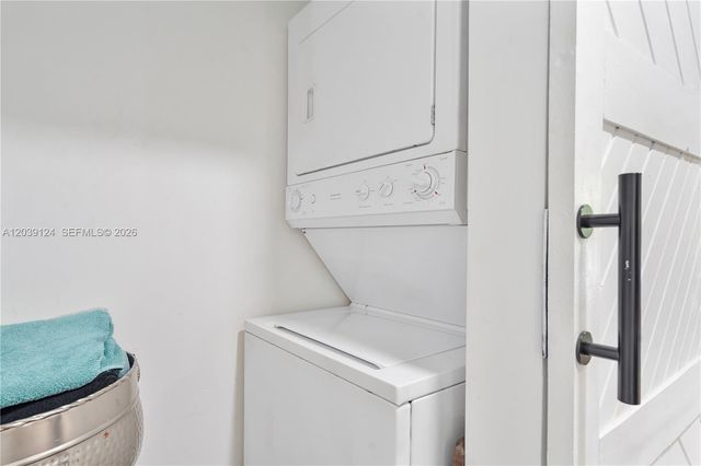 8270 NE 1st Pl 2, Miami, FL 33138