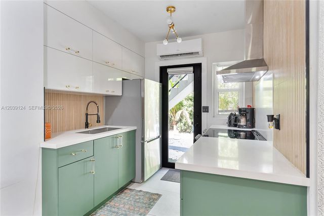 8270 NE 1st Pl 2, Miami, FL 33138