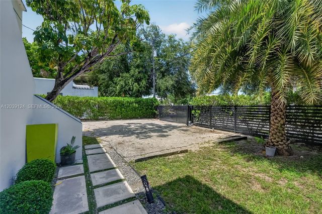 8270 NE 1st Pl 2, Miami, FL 33138