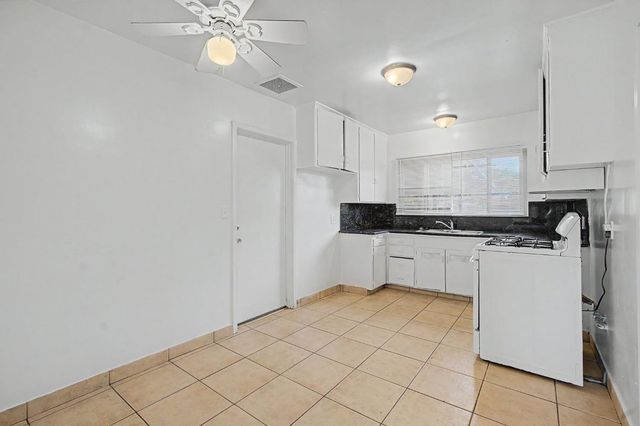2306 E Dayton, Fresno, CA 93726
