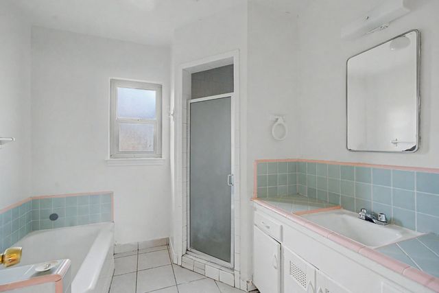 2306 E Dayton, Fresno, CA 93726