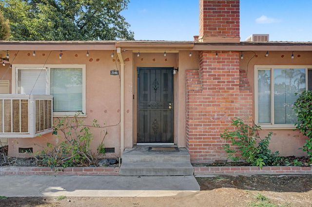 2306 E Dayton, Fresno, CA 93726