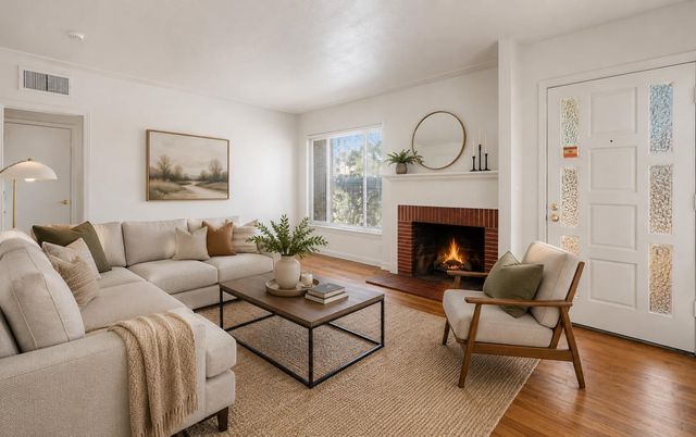 2306 E Dayton, Fresno, CA 93726