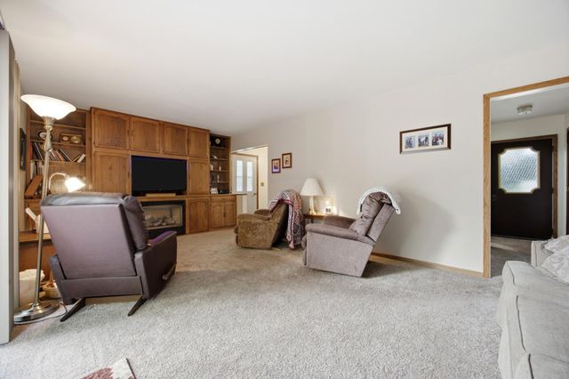 901 2nd Street E, West Fargo, ND 58078