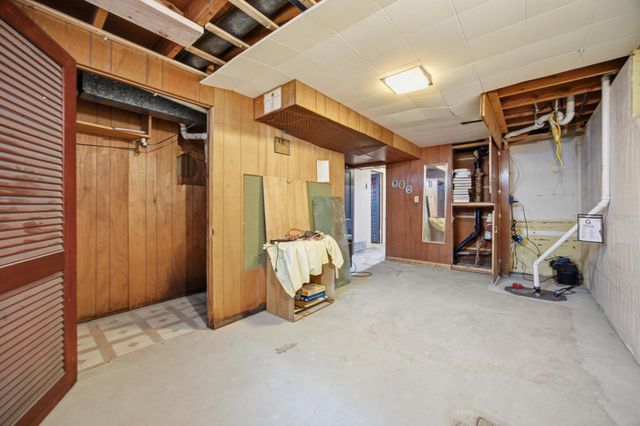 901 2nd Street E, West Fargo, ND 58078