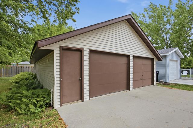 901 2nd Street E, West Fargo, ND 58078