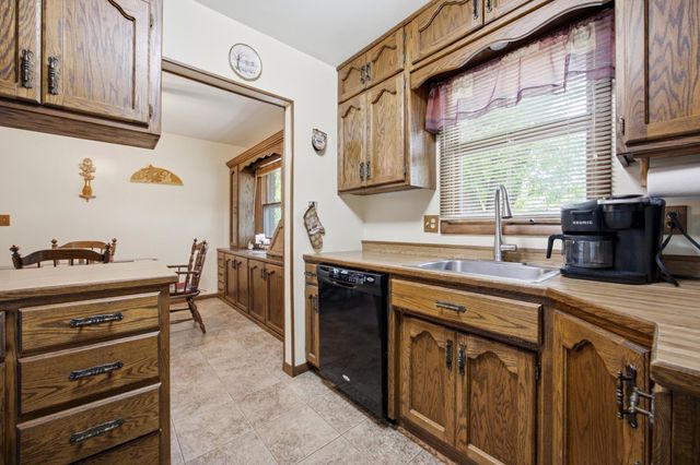 901 2nd Street E, West Fargo, ND 58078