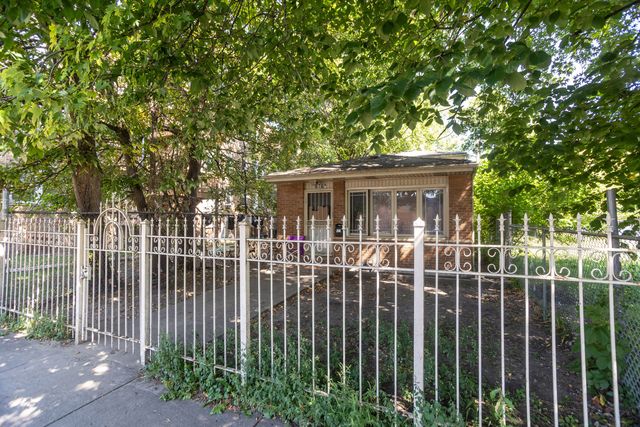 6709 S Rhodes Avenue, Chicago, IL 60637