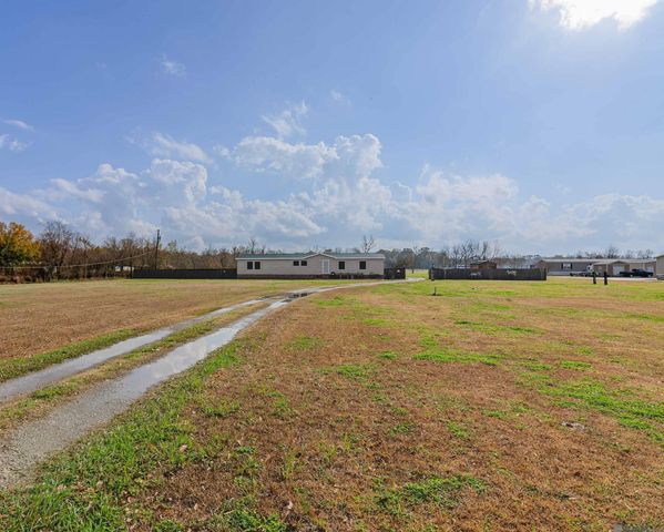 9450 Bueche Rd, Bueche, LA 70729