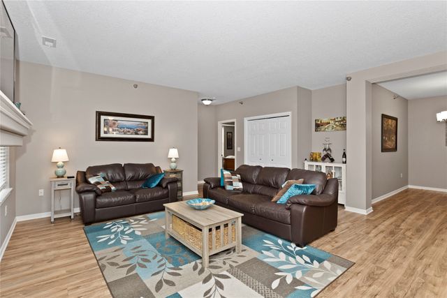 3031 Grand Avenue 116, Des Moines, IA 50312