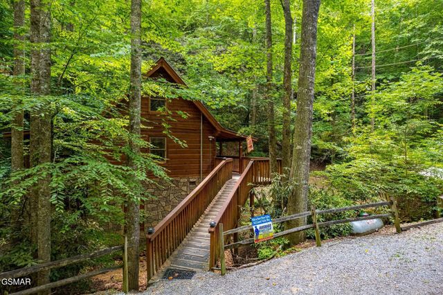 1823 Laurel Valley Way, Sevierville, TN 37862