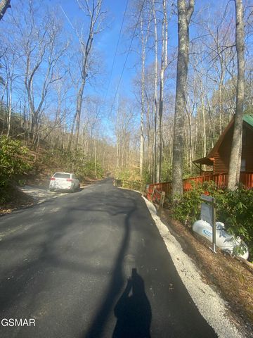 1823 Laurel Valley Way, Sevierville, TN 37862