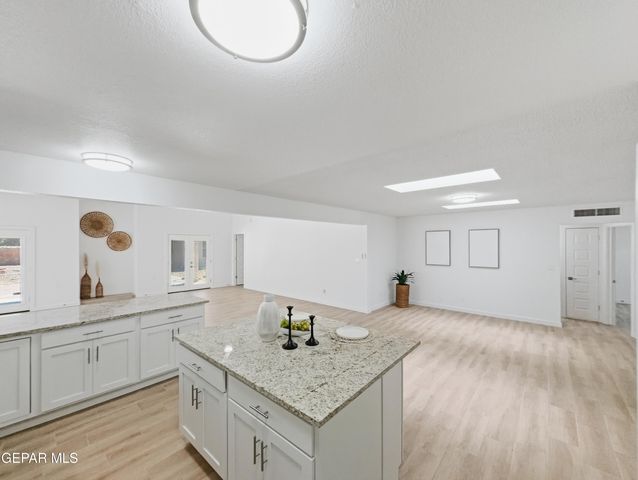 670 BLUFF CANYON Circle, El Paso, TX 79912