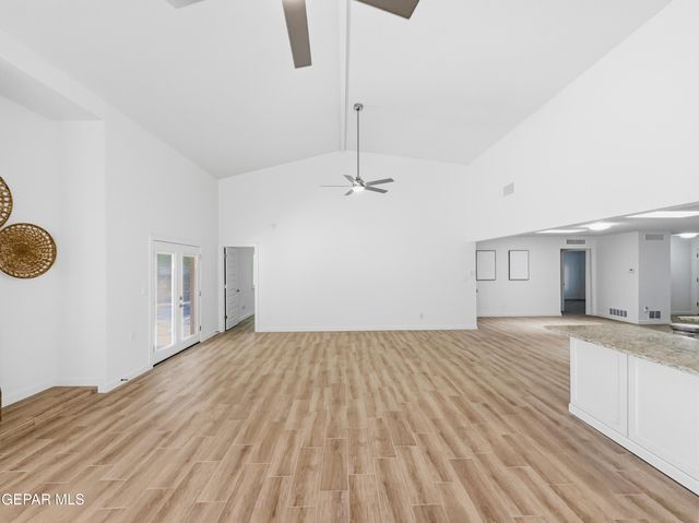 670 BLUFF CANYON Circle, El Paso, TX 79912