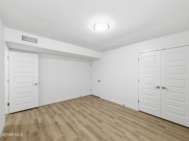 670 BLUFF CANYON Circle, El Paso, TX 79912