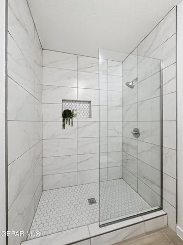 670 BLUFF CANYON Circle, El Paso, TX 79912