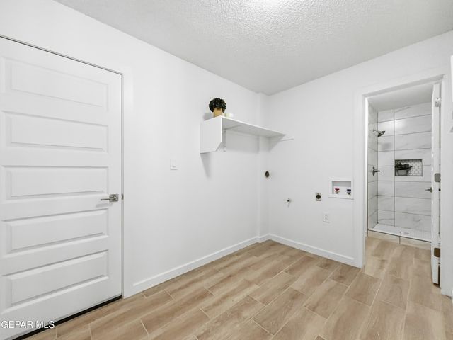 670 BLUFF CANYON Circle, El Paso, TX 79912