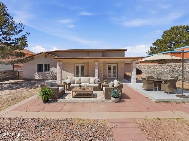 670 BLUFF CANYON Circle, El Paso, TX 79912