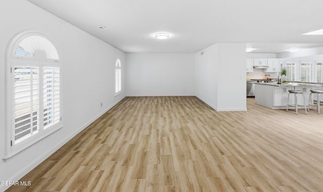 670 BLUFF CANYON Circle, El Paso, TX 79912