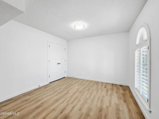 670 BLUFF CANYON Circle, El Paso, TX 79912