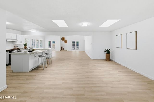 670 BLUFF CANYON Circle, El Paso, TX 79912