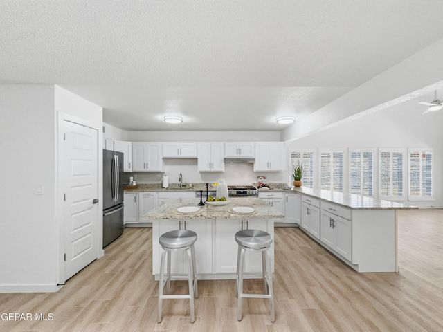 670 BLUFF CANYON Circle, El Paso, TX 79912